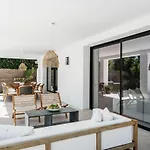 Pearl - Luxury Hideaway Near Puerto Banus *