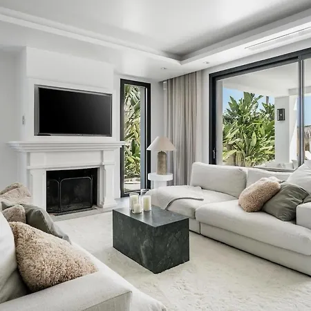 Pearl - Luxury Hideaway Near Puerto Banus