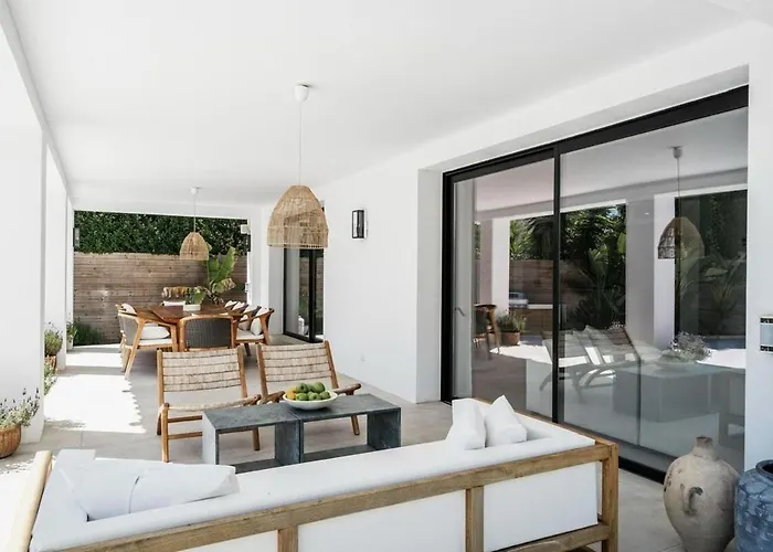 Pearl - Luxury Hideaway Near Puerto Banus *